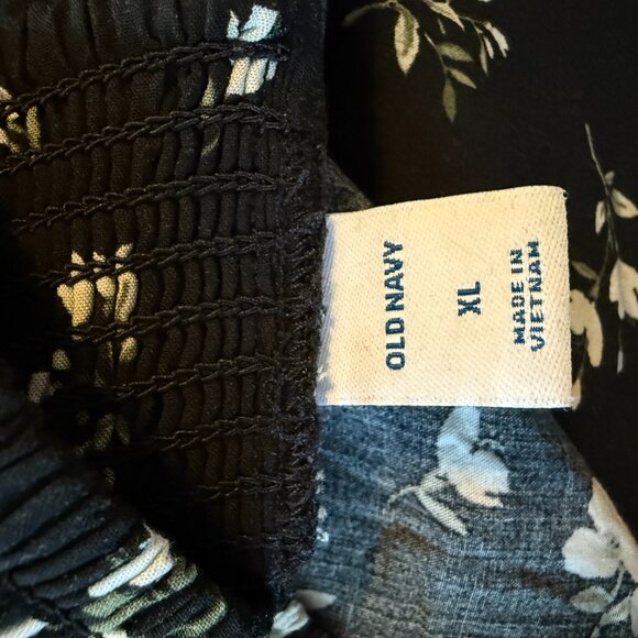 Old Navy Black Floral Fit & Flare V-Neck Midi Dress - Picture 3 of 4